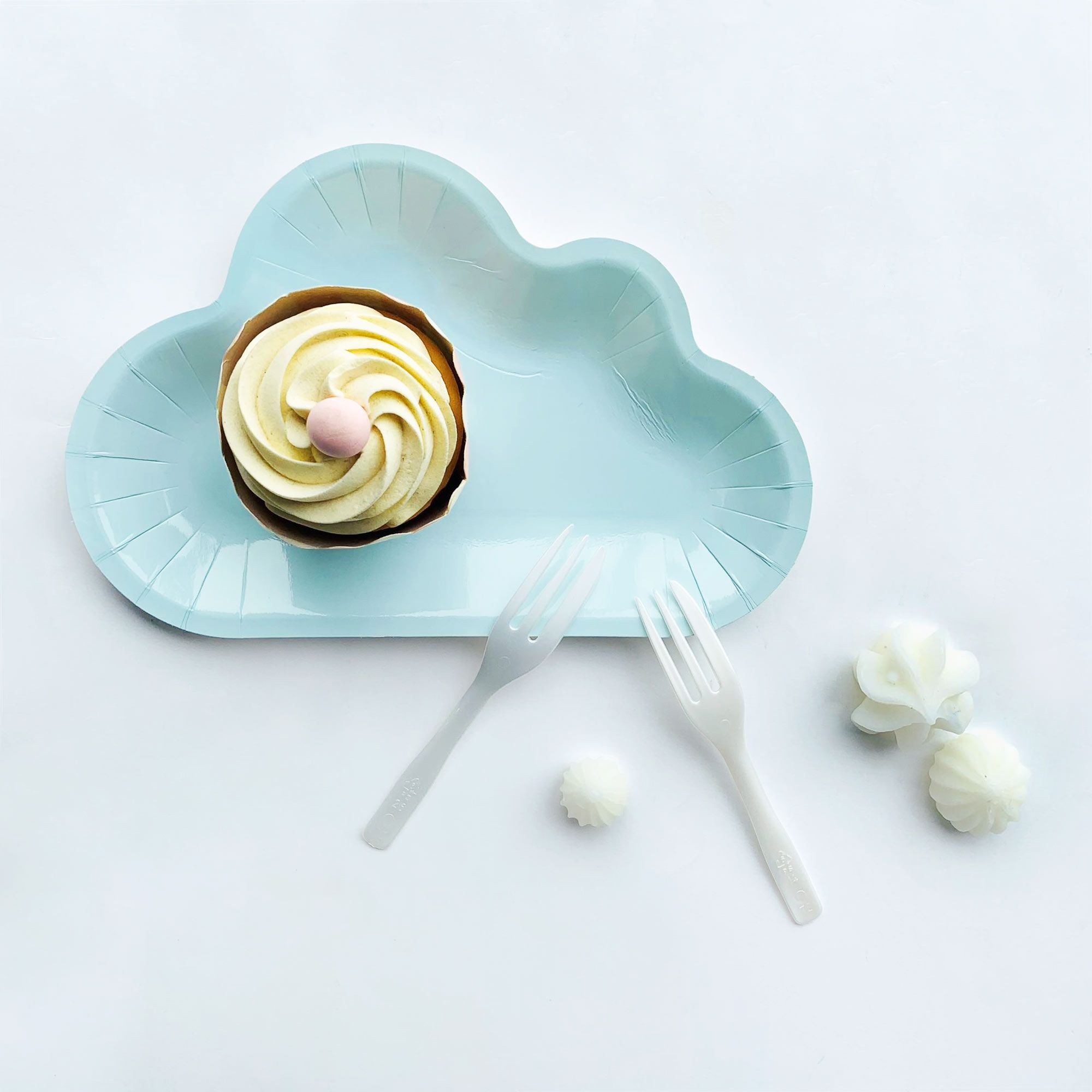 blue cloud-shaped plate set